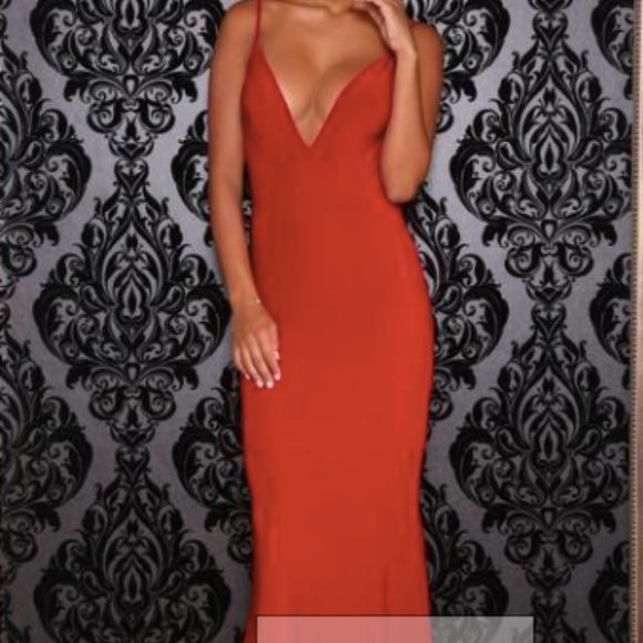 Tight red prom dress - Picture 3 of 3